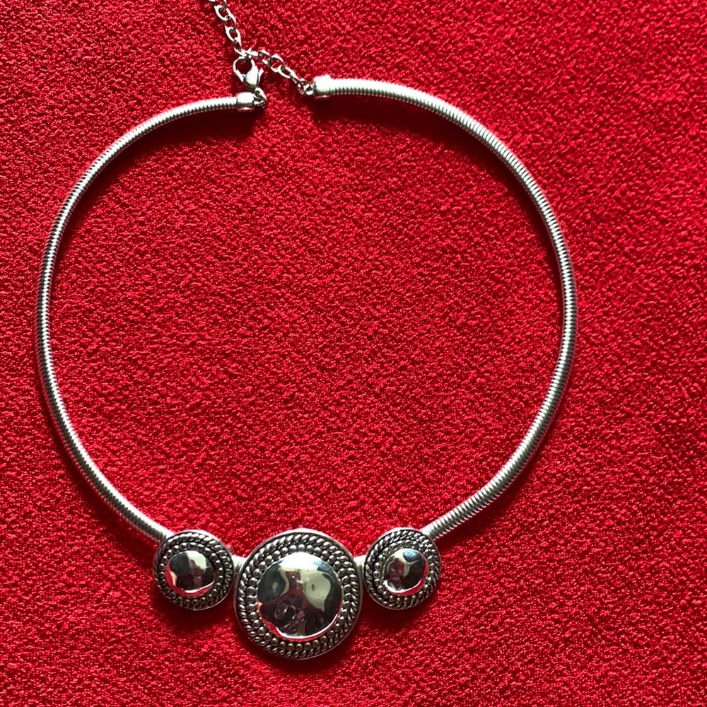 Silver tone necklace Talbots